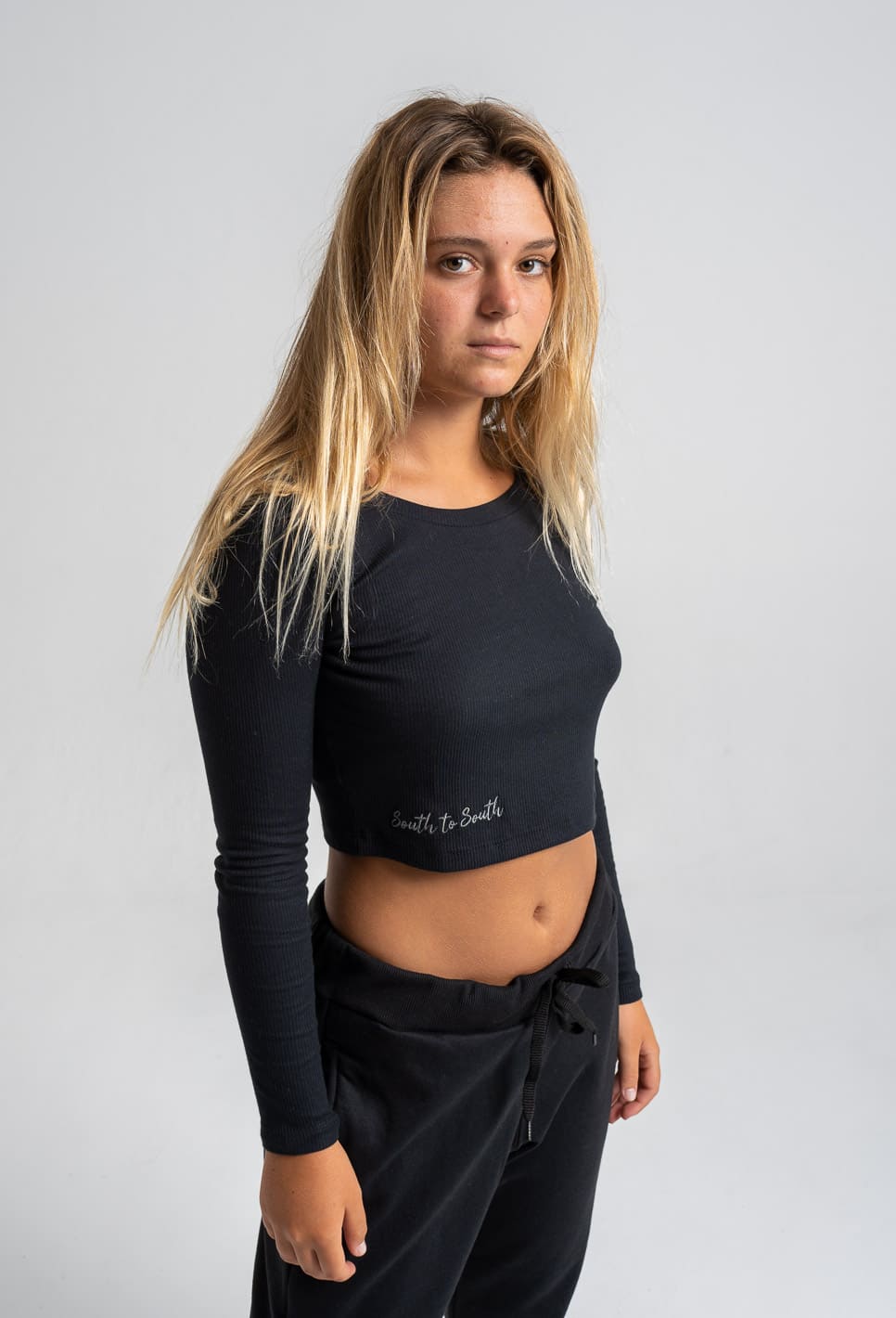 Cropped Manga Longa Preto Label