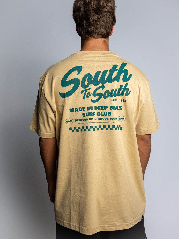 Camiseta Premium Oversized "Surf Club"