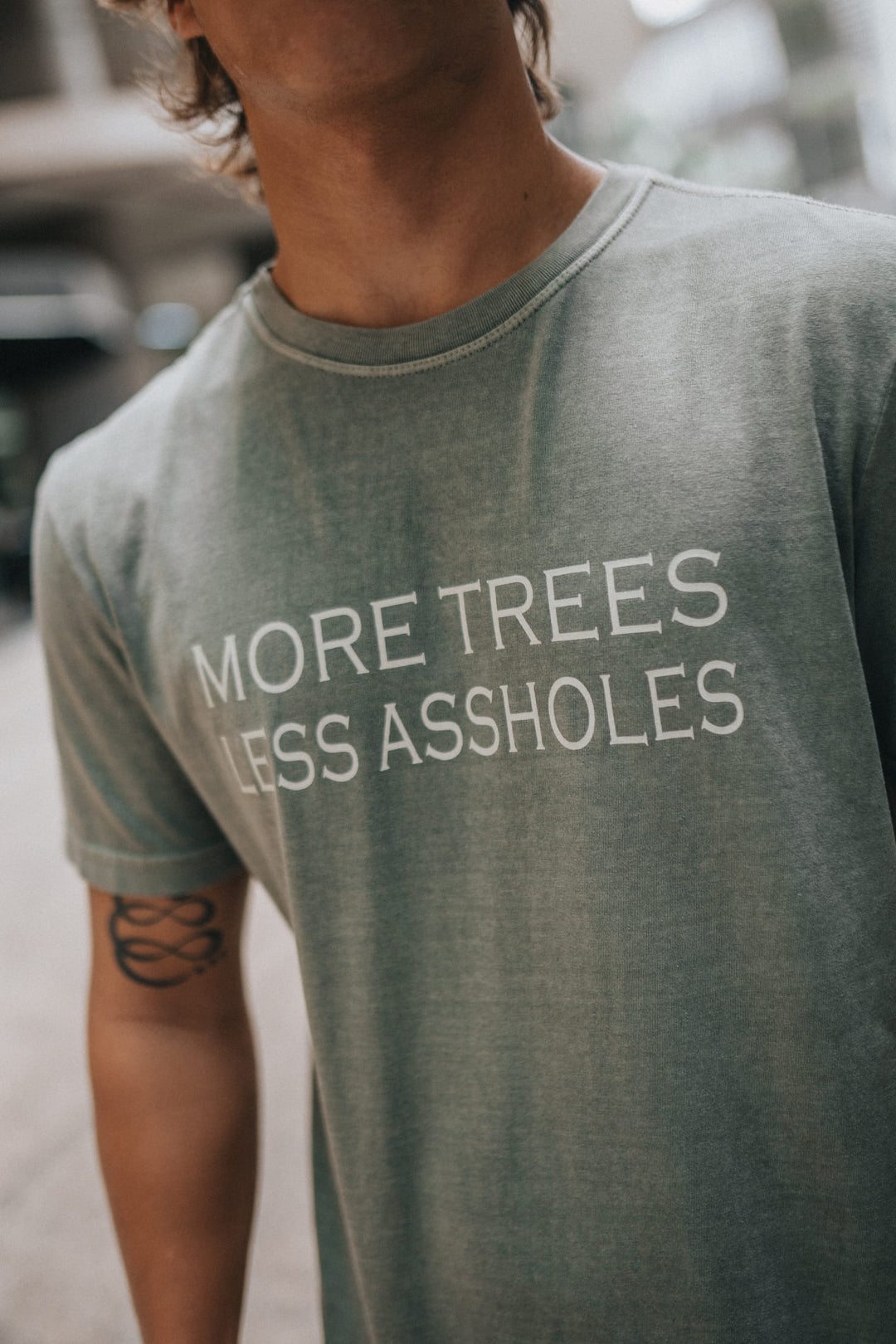 Camiseta "More Trees" Premium Please