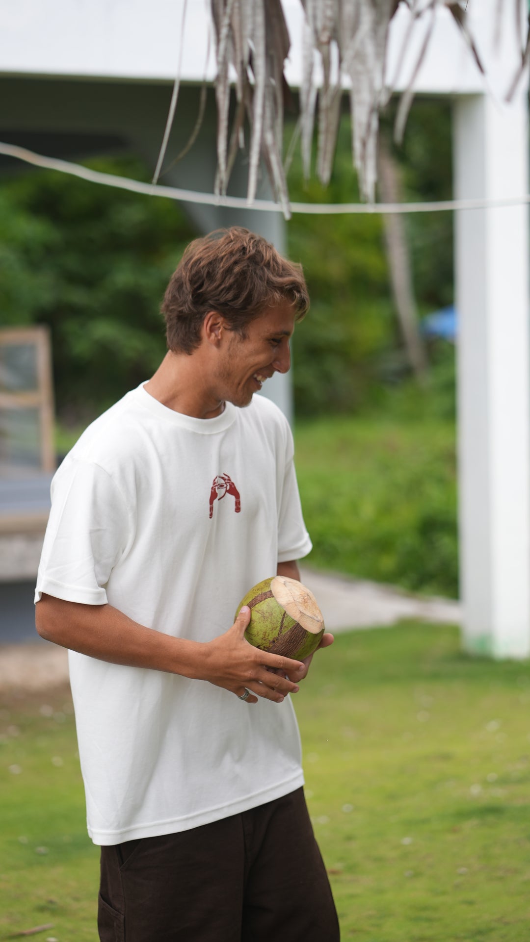 Camiseta Premium Oversized "In God's Hand"