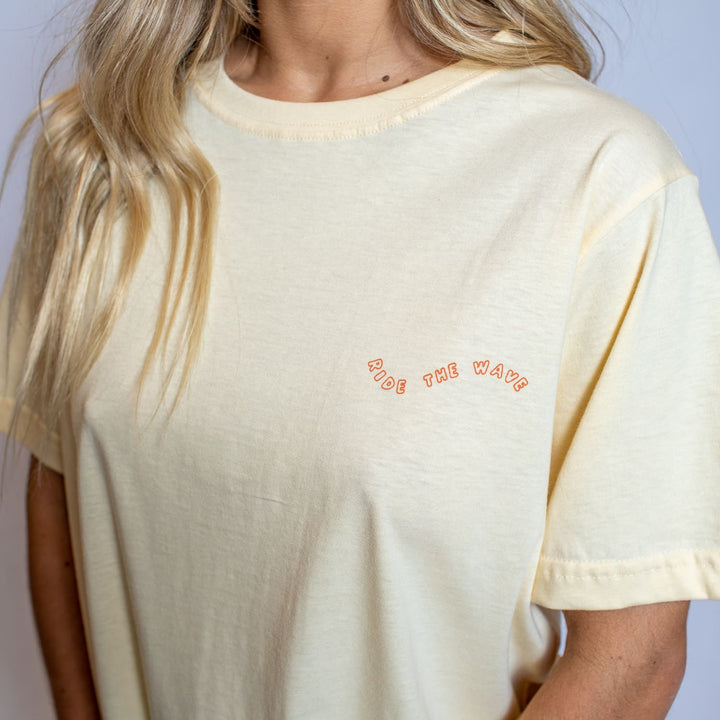 Camiseta "Ride the Wave" Feminino